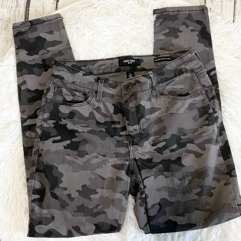 NINE West jeans Gramercy skinny ankle camouflage jeans size 6